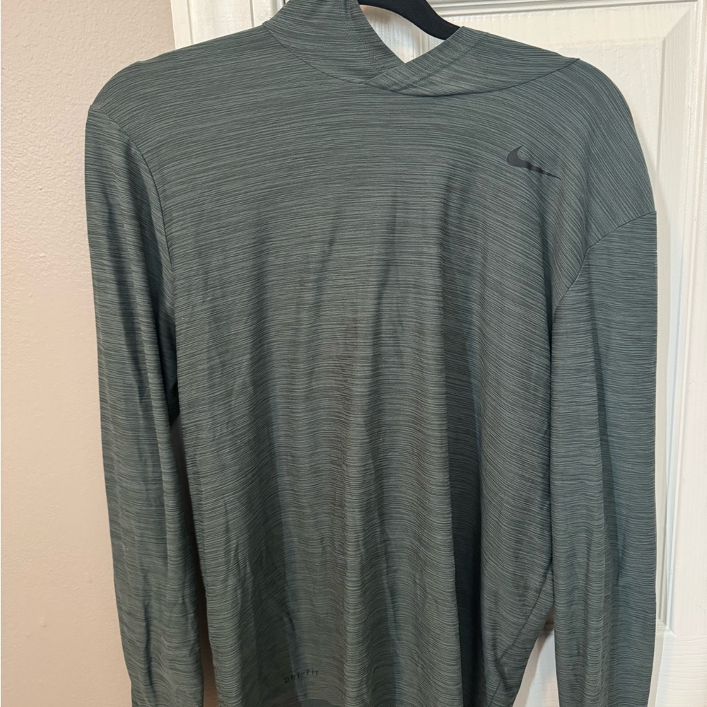 Nike Heathered Gray Long Sleeve Top